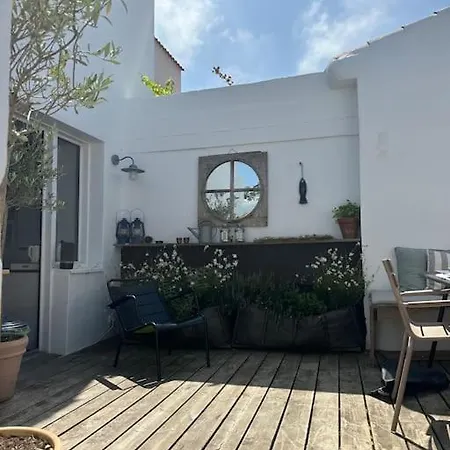 Maison Pecheur Dans Le Banzeau